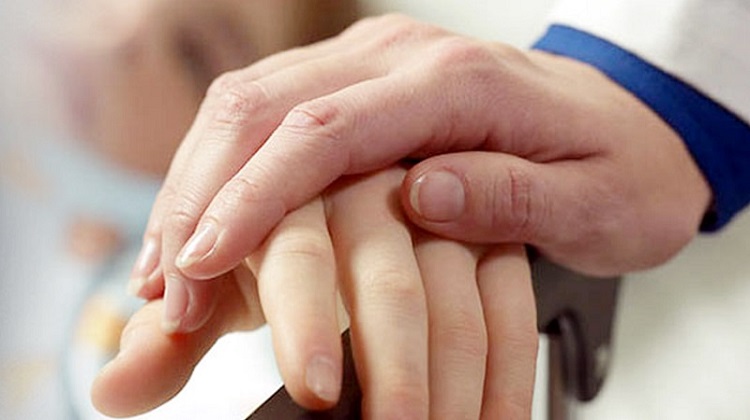 মৃত্যুশয্যায় ব্যক্তির জন্য স্বজনদের করণীয়